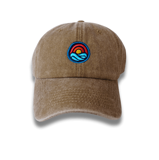 GORRA CAQUI BORDADA CON EL MAR Y EL ATARDECER